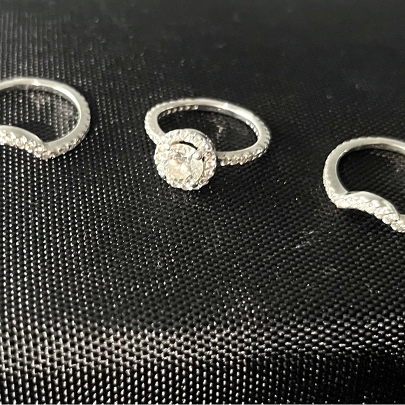 Set (3) of Platinum Diamond rings. - Picture 3 of 4